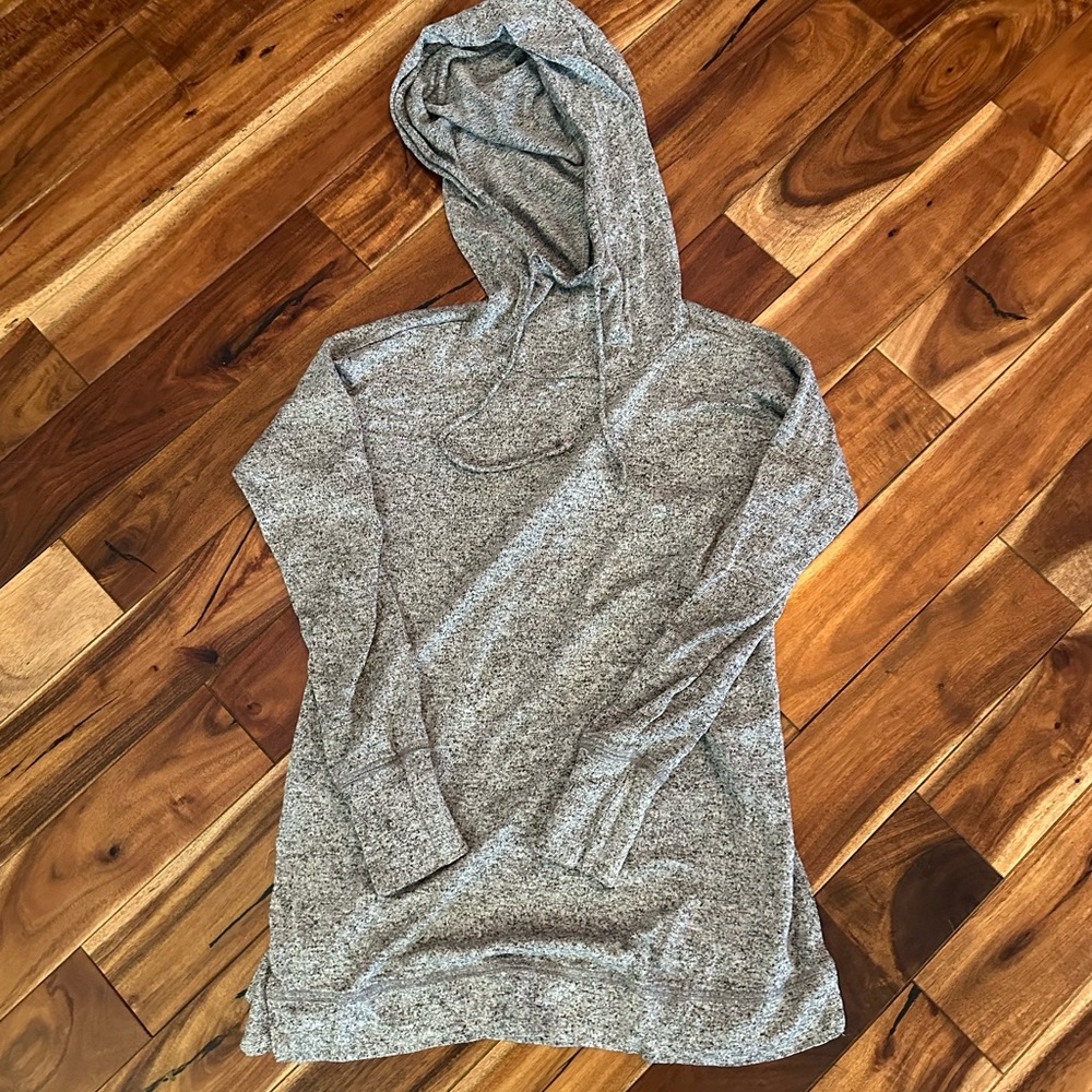 Peyton Jensen Heather grey small pullover sweatshirt top